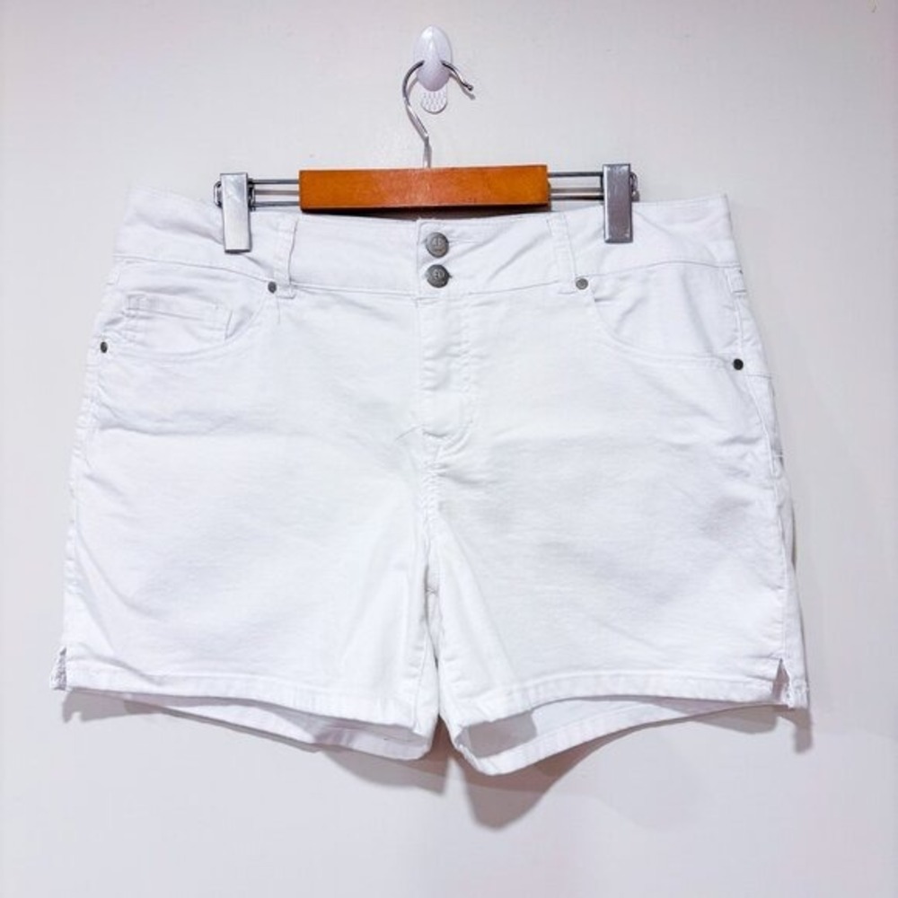 D. JEANS White Stretch Denim Bermuda Shorts Side Slits Size 14